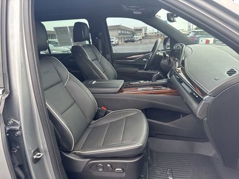 Used 2023 Cadillac Escalade ESV Premium Luxury w/ LPO, Floor Liner Package AWD/4WD image 21