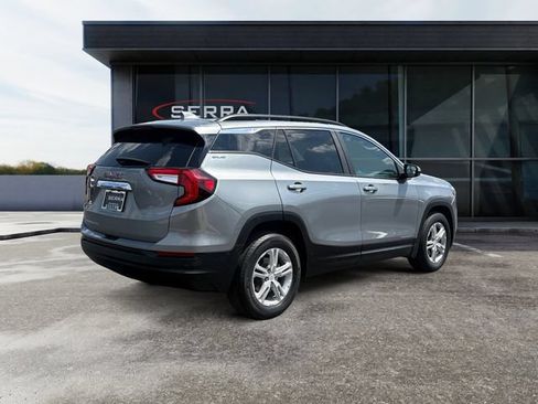 Used 2023 GMC Terrain SLE w/ Driver Convenience Package FWD image 5