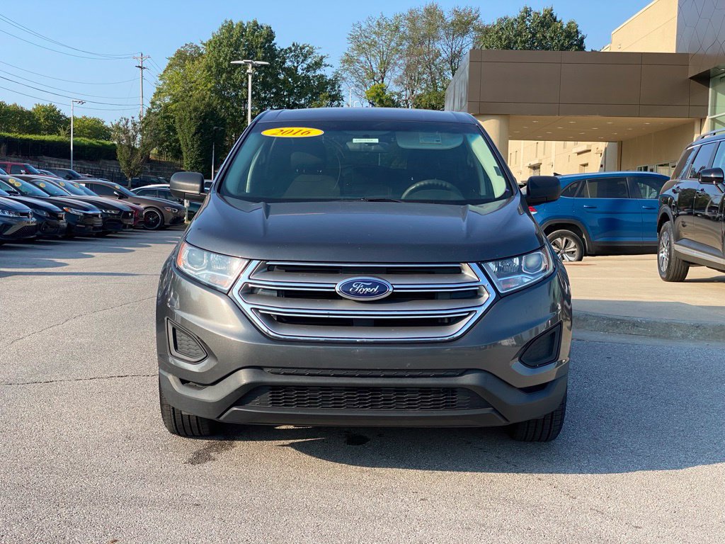 Used 2016 Ford Edge SE FWD image 2