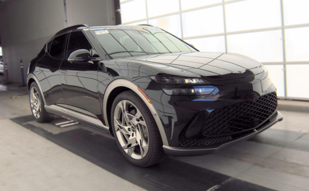 Used 2023 Genesis GV60 Performance AWD/4WD image 6