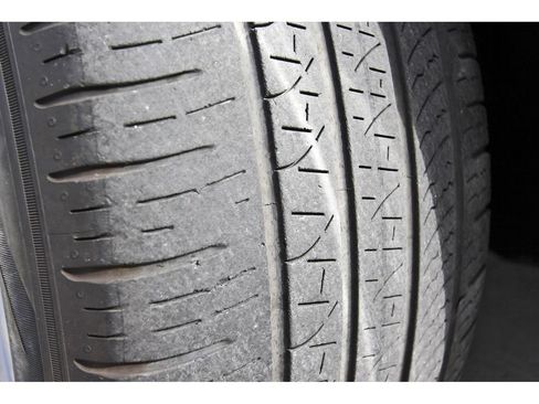 Used 2025 Genesis GV80 2.5T Standard AWD/4WD image 32