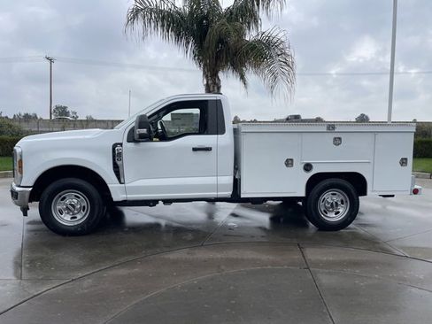 New 2026 Ford F250 XL w/ XL Chrome Package image 2