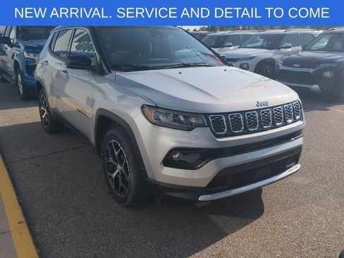 Used 2024 Jeep Compass Limited AWD/4WD image 9