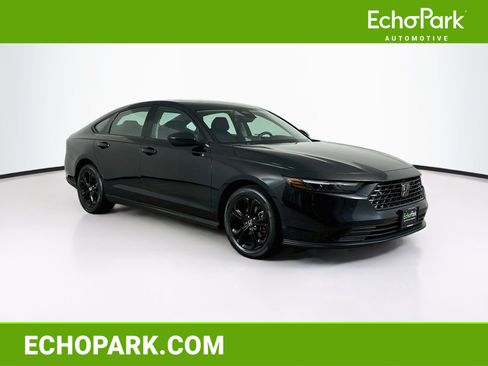 Used 2025 Honda Accord SE image 1