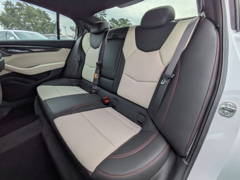 Certified 2025 Cadillac CT5 V image 7