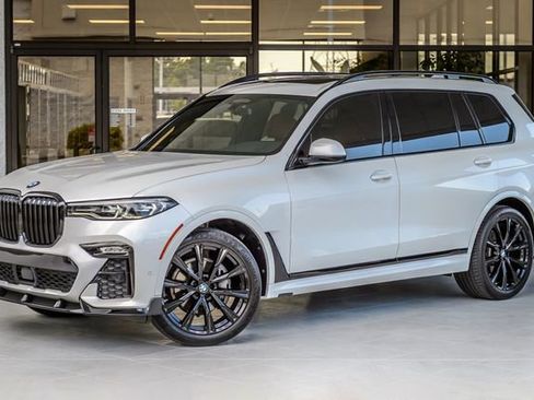 Used 2020 BMW X7 xDrive40i w/ M Sport Package AWD/4WD image 2