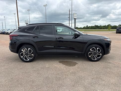 New 2026 Chevrolet Trax RS w/ Sunroof Package FWD image 7