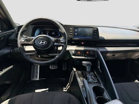 Certified 2025 Hyundai Elantra Sport FWD image 20