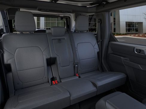New 2025 Ford Bronco Badlands image 11