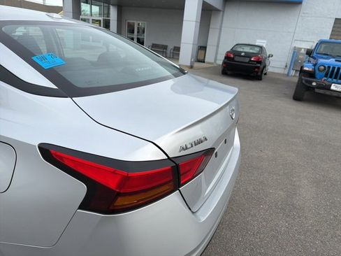Used 2024 Nissan Altima 2.5 SV image 25