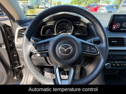 Used 2018 MAZDA MAZDA3 Touring FWD image 9