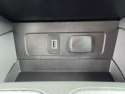 Used 2017 Ford Escape SE w/ Equipment Group 201A AWD/4WD image 19