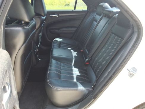 Used 2014 Chrysler 300 S AWD/4WD image 31