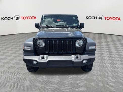 Used 2018 Jeep Wrangler Sport AWD/4WD image 2
