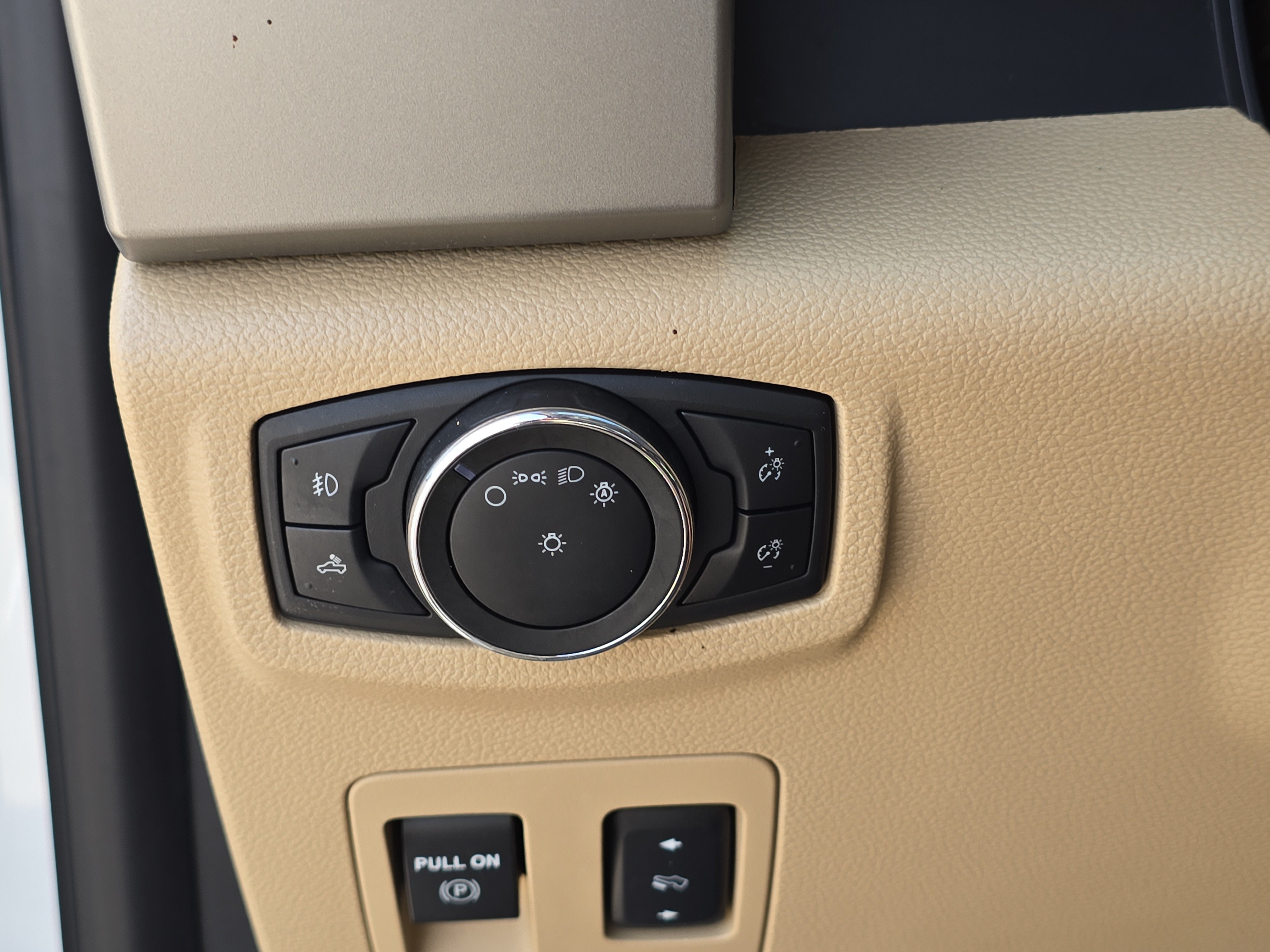 Used 2020 Ford F150 Lariat RWD image 26
