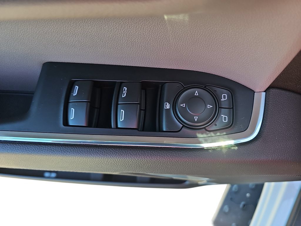 Used 2022 Chevrolet Silverado 1500 LT AWD/4WD image 27