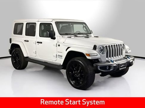 Used 2022 Jeep Wrangler Unlimited Sahara w/ Cold Weather Group image 16