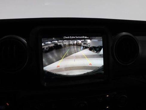 Used 2023 Jeep Wrangler Unlimited w/ 8.4" Radio Group AWD/4WD image 31