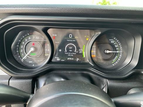 Used 2024 Jeep Wrangler Unlimited AWD/4WD image 25