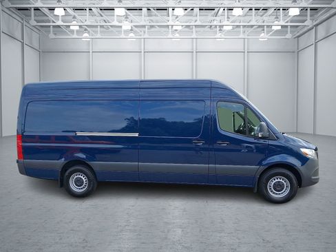 Used 2026 Mercedes-Benz Sprinter 2500 image 7