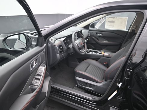 New 2026 Nissan Rogue SV image 10