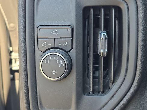 Used 2024 Chevrolet Silverado 1500 Custom image 15