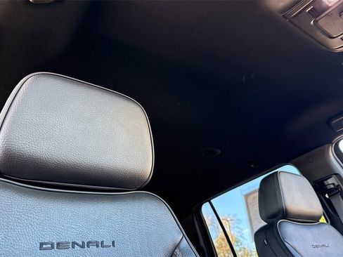 Used 2025 GMC Yukon XL Denali image 26