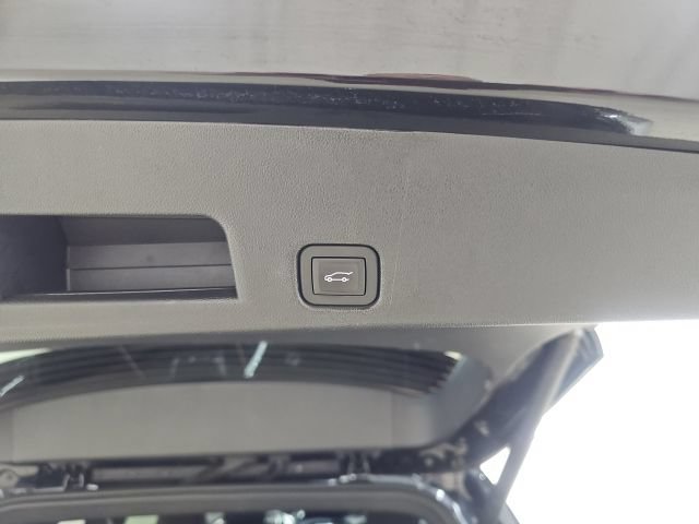 Used 2025 Buick Enclave Avenir w/ Super Cruise Package AWD/4WD image 19