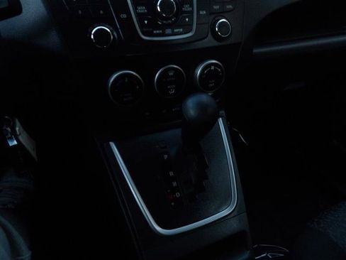 Used 2012 MAZDA MAZDA5 Sport image 31