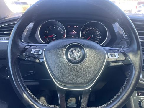 Used 2019 Volkswagen Tiguan SE w/ Panoramic Sunroof Package image 7