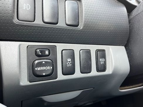 Used 2014 Toyota Tacoma 4x4 Double Cab w/ SR5 Package image 24