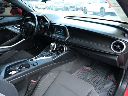 Used 2017 Chevrolet Camaro LT RWD image 29