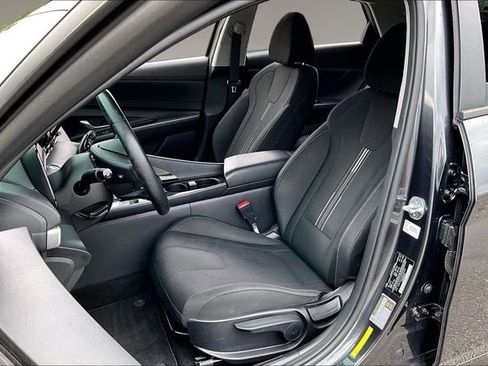 Used 2021 Hyundai Elantra SEL w/ Convenience Package image 19