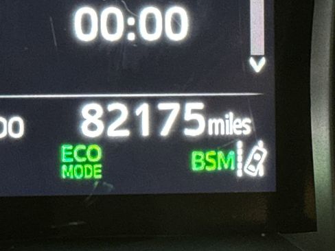 Used 2022 Toyota Camry SE FWD image 39