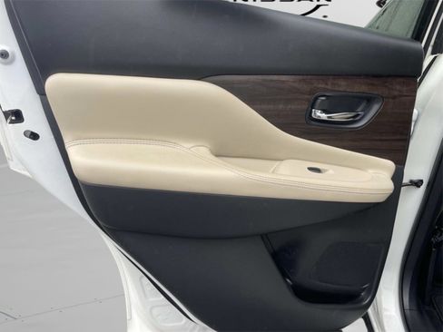 Used 2023 Nissan Murano Platinum w/ Cargo Package image 14