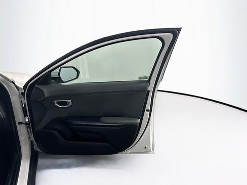 Used 2025 Kia K4 FWD image 32