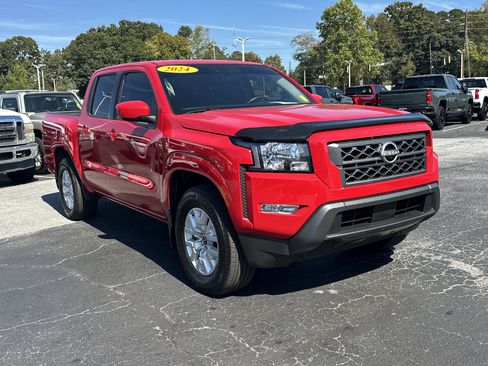 Used 2024 Nissan Frontier SV w/ SV Convenience Package image 2