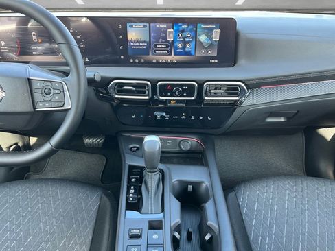 New 2026 Nissan Sentra SV w/ SV Convenience Package FWD image 4