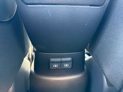 Certified 2025 Nissan Kicks Play S image 21