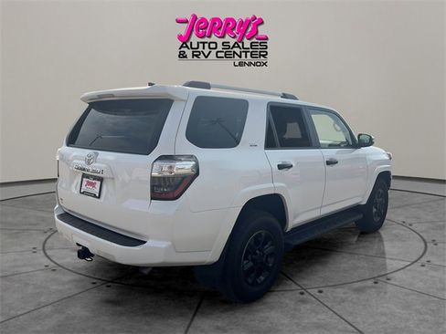 Used 2024 Toyota 4Runner SR5 Premium image 9