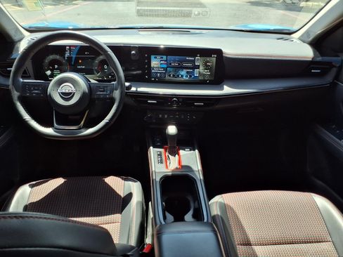 Used 2025 Nissan Kicks SR w/ SR Premium Package FWD image 12