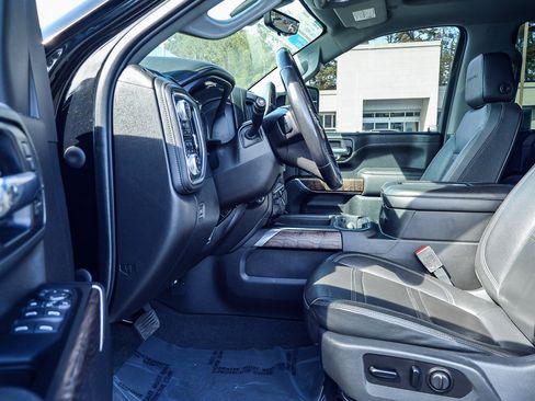Used 2021 GMC Sierra 3500 Denali w/ Denali Black Diamond Edition image 2
