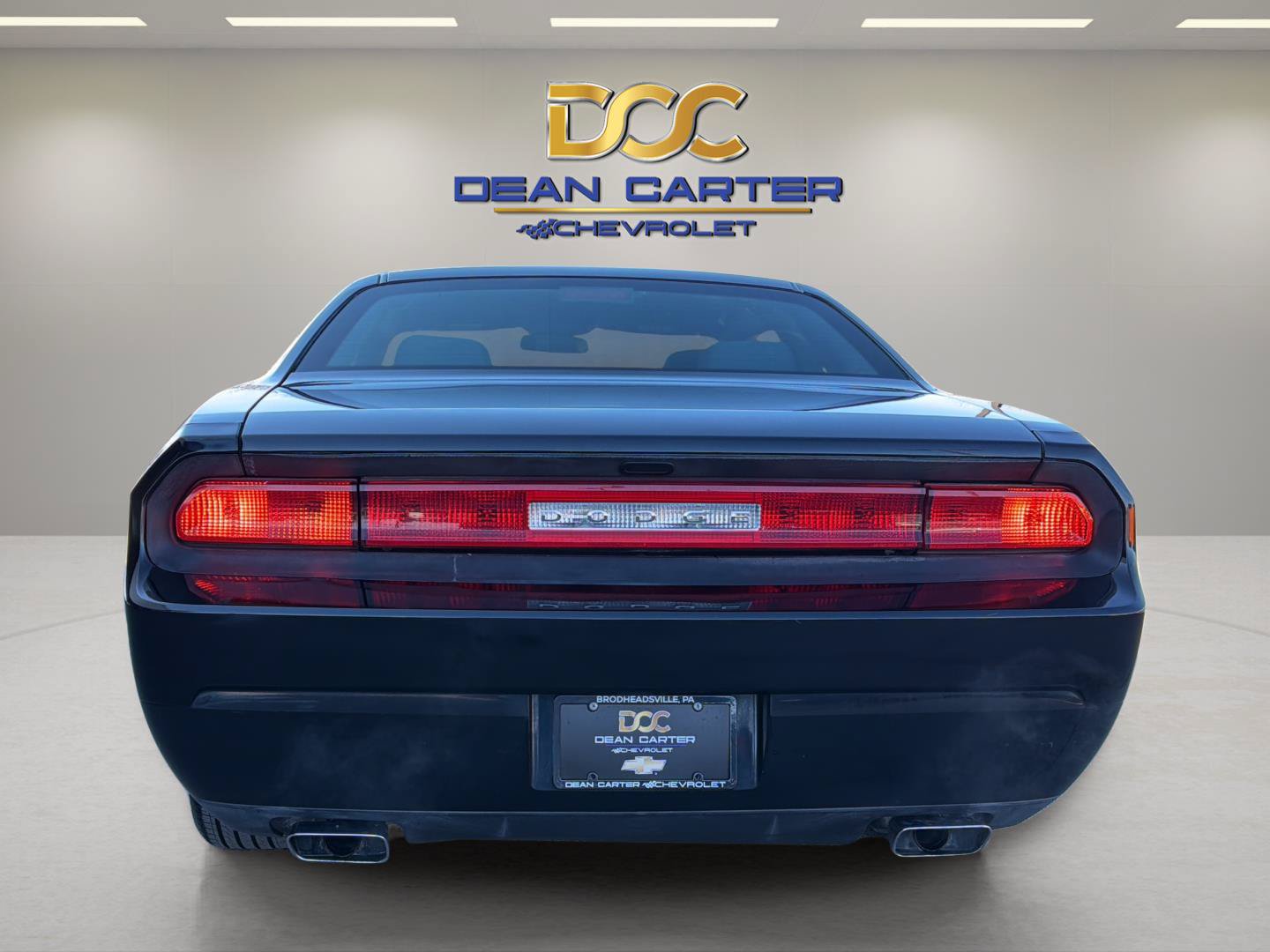 Used 2012 Dodge Challenger SXT RWD image 4