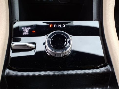 New 2025 Jeep Grand Cherokee Limited image 13