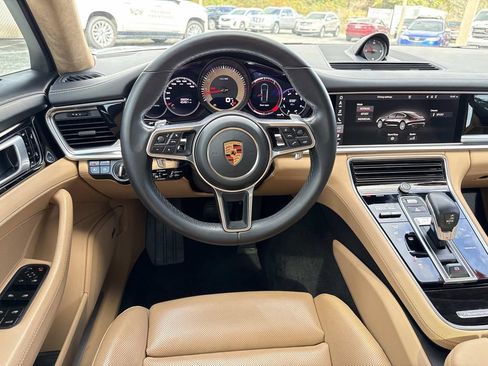 Used 2018 Porsche Panamera 4 image 17
