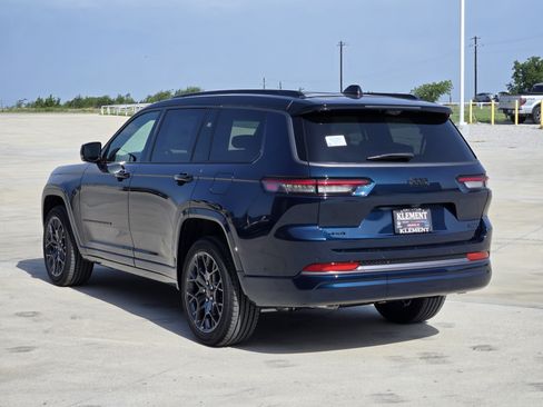 New 2026 Jeep Grand Cherokee L Summit w/ Obsidian Package AWD/4WD image 4