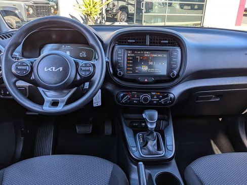 Used 2024 Kia Soul LX w/ Option Group 015 image 13