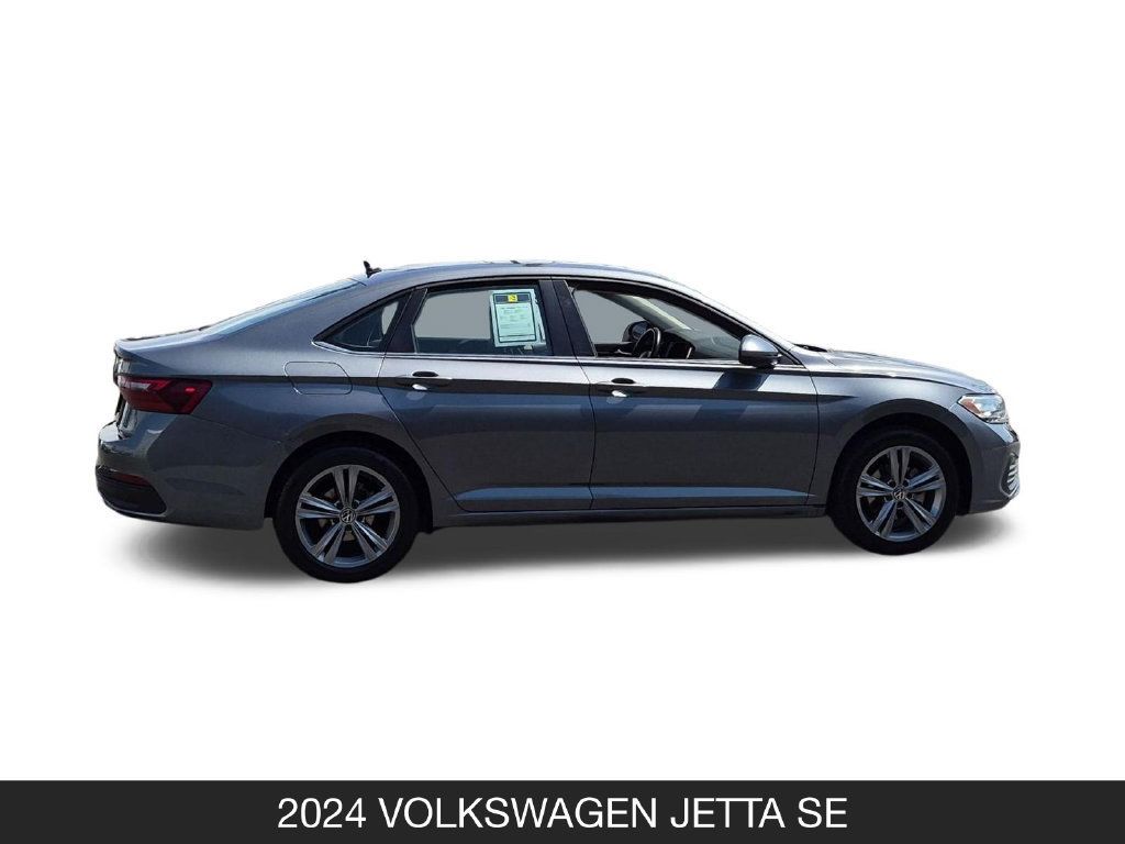 Used 2024 Volkswagen Jetta SE FWD image 6