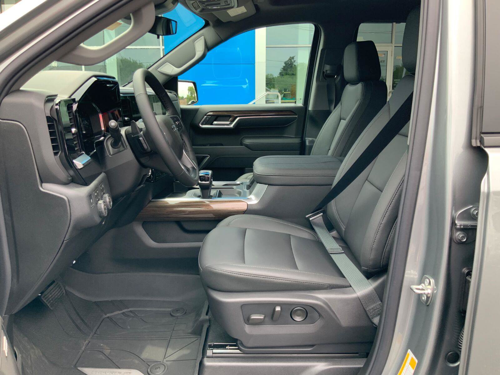 New 2026 Chevrolet Silverado 1500 RST w/ RST All Star Premium Package AWD/4WD image 10