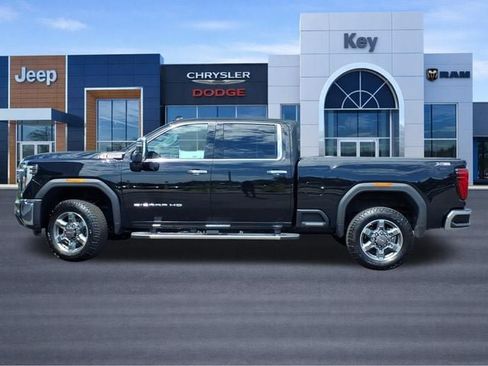 Used 2025 GMC Sierra 2500 SLT w/ SLT Premium Package AWD/4WD image 2